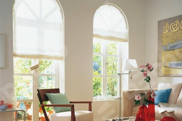 Римская штора «Кортин» на арочное окно из любой ткани